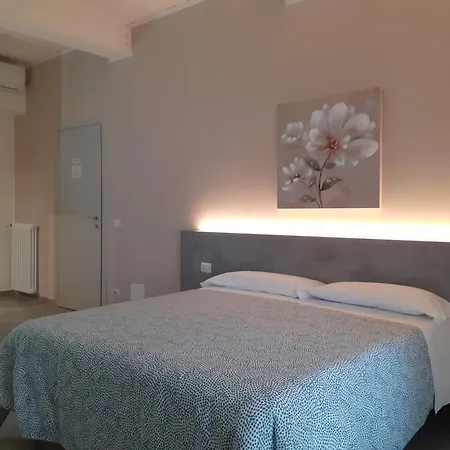 Royal & Breakfast 3*