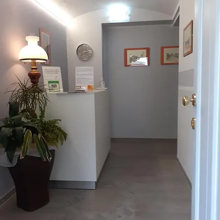 Alojamento de Acomodação e Pequeno-almoço Royal & Breakfast