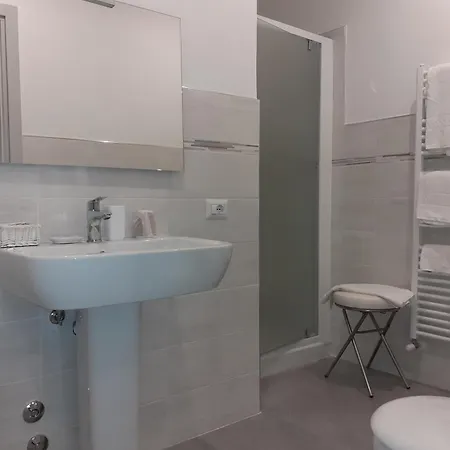 Royal & Breakfast Alojamento de Acomodação e Pequeno-almoço 3*