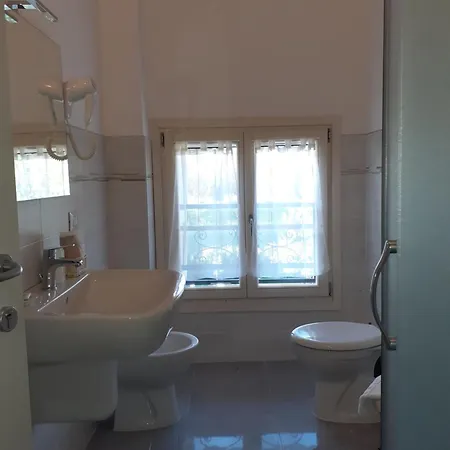 Alojamento de Acomodação e Pequeno-almoço Royal & Breakfast