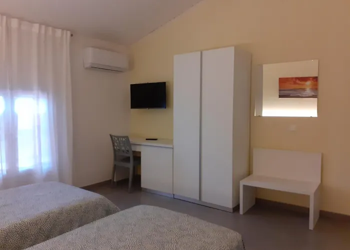 Royal & Breakfast 3*